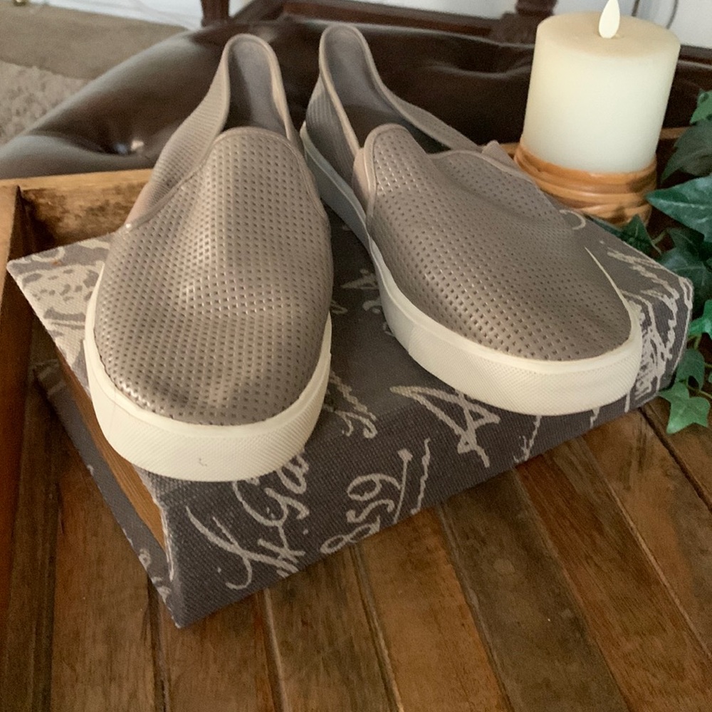 Vince sneakers, leather khaki color,size81/2